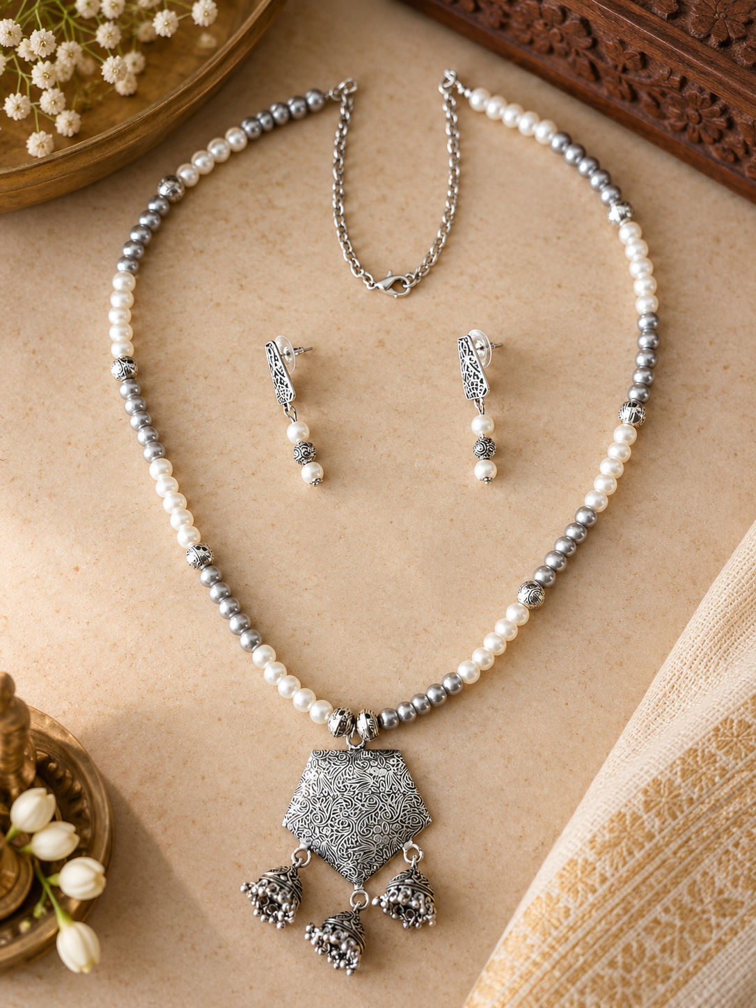 Silver & Pearl Elegance Jewelry set